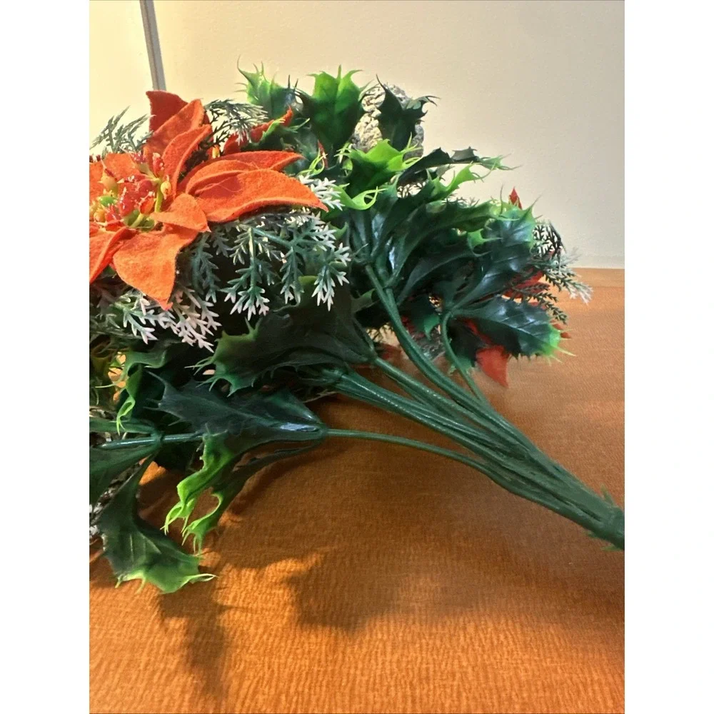 Vintage Mid Century Christmas POINSETTIA HOLLY Greenery‎ Basket Decoration
